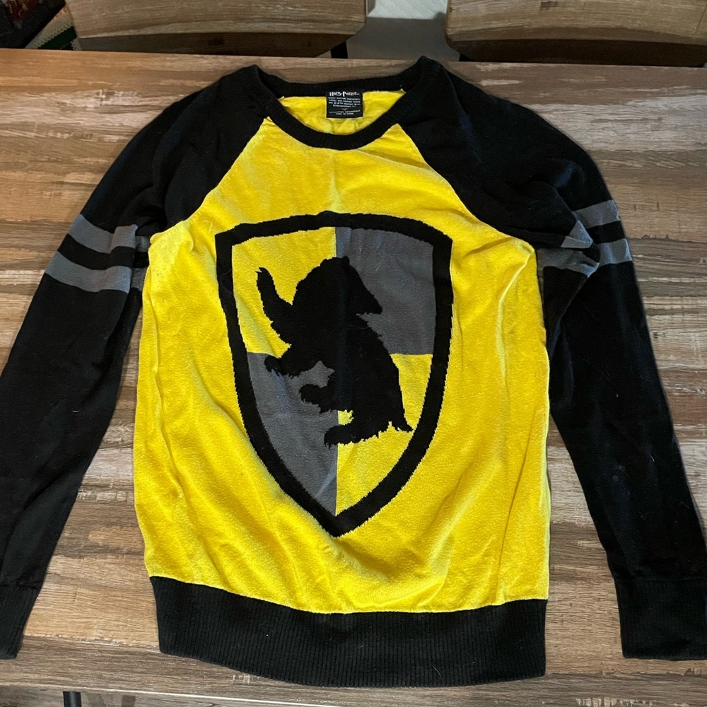 Harry Potter Huffllepuff sweater Medium